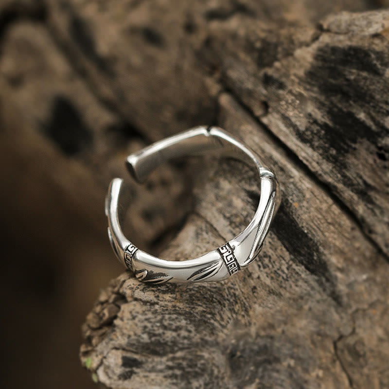 Anillo ajustable de cobre con diseño de bambú simple y Buddha Stones