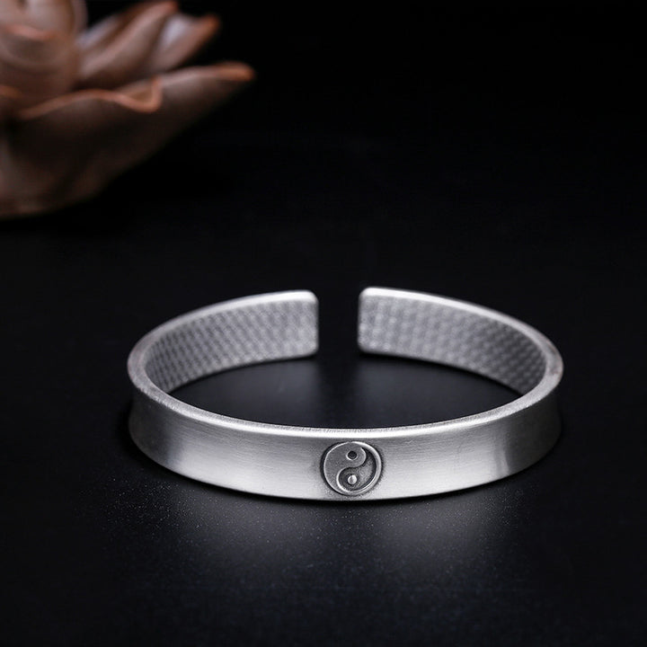 Pulsera de armonía de equilibrio de nubes propicias Yin Yang de plata de ley 999 con Buddha Stones