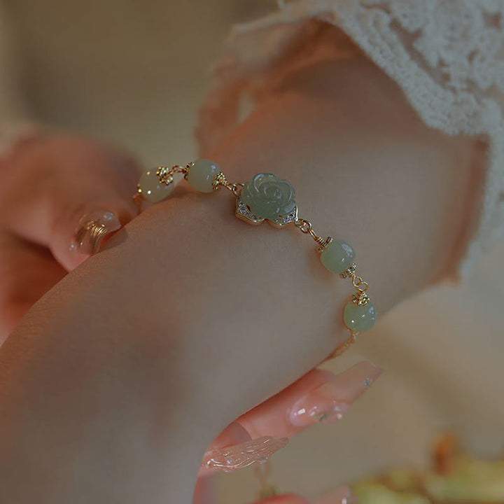 Pulsera de cadena de la suerte con flor de rosa de jade hetiano chapada en oro de 14 quilates con Buddha Stones