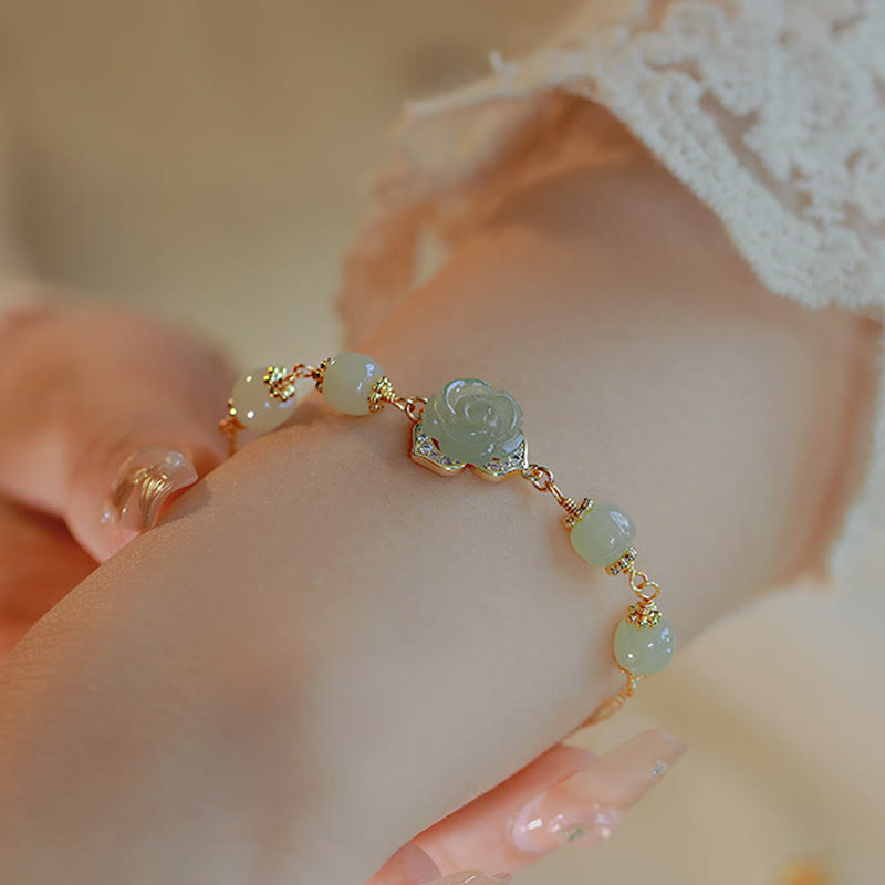 Pulsera de cadena de la suerte con flor de rosa de jade hetiano chapada en oro de 14 quilates con Buddha Stones