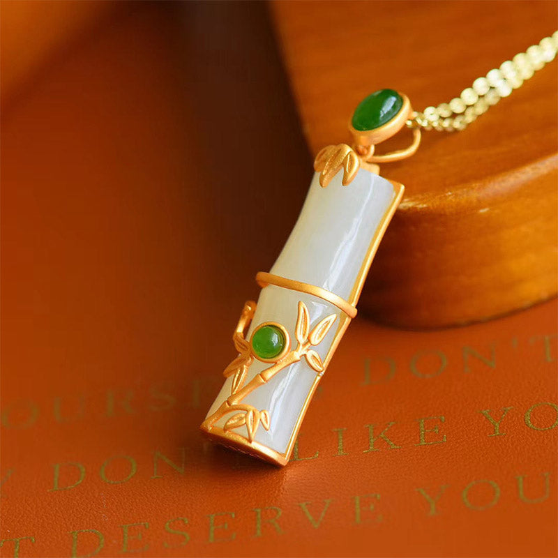 Colgante de collar de protección de bambú de jade cian de jade blanco con Buddha Stones