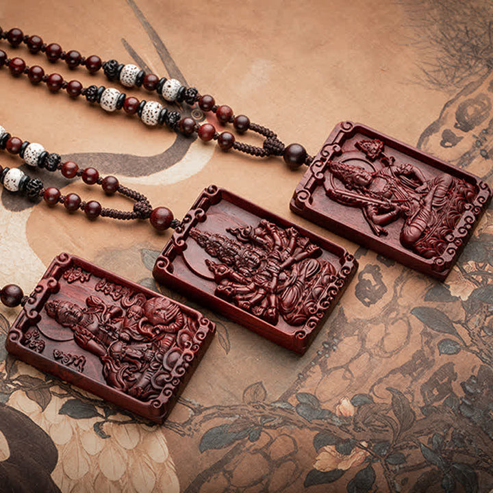 Colgante de collar de protección de sándalo rojo de hoja pequeña de Buda natal del zodiaco chino