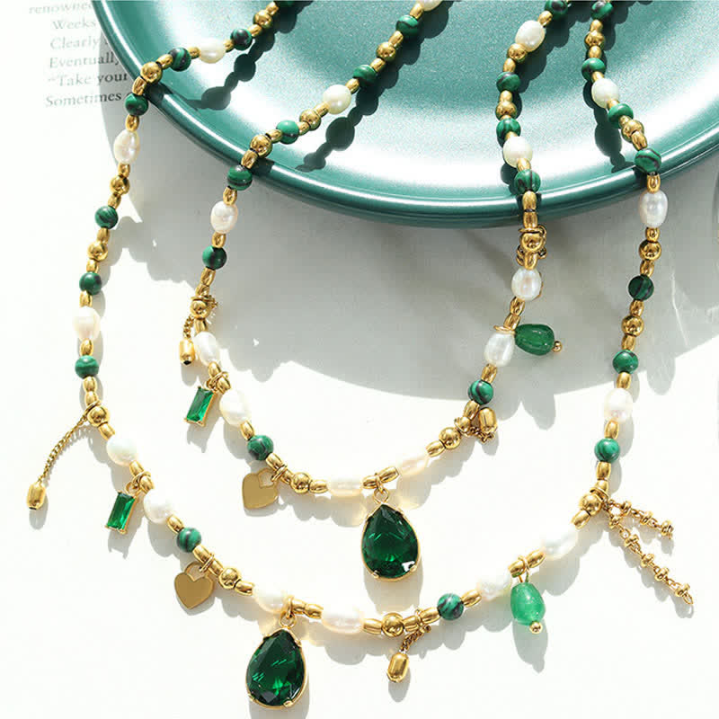 Colgante de collar calmado turquesa con cuentas de perlas y circonitas