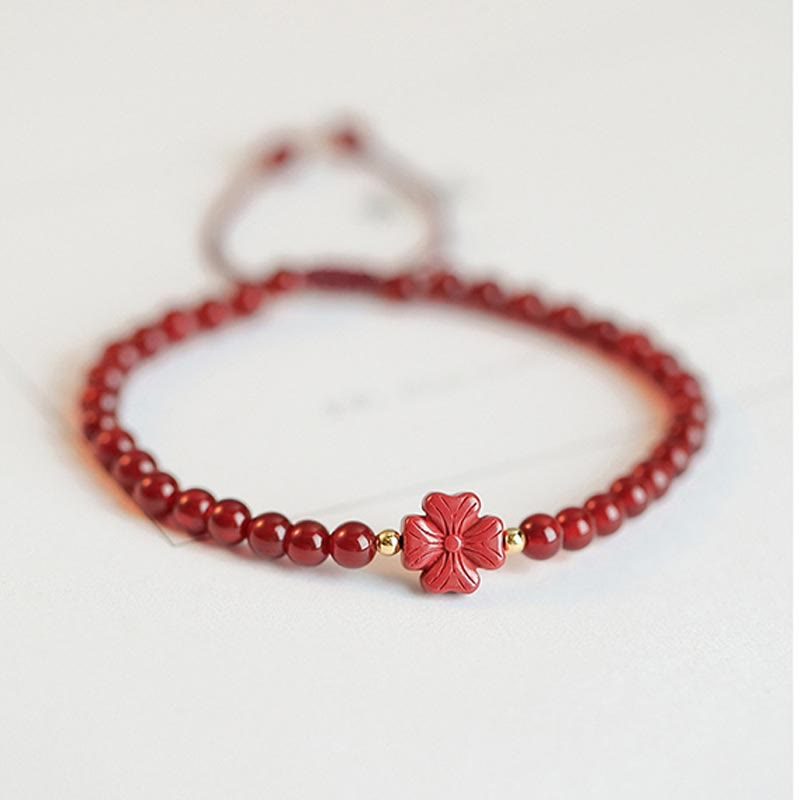 Pulsera de hilo de confianza con estrella de trébol de cuatro hojas con nudo sin fin de ágata roja Natural