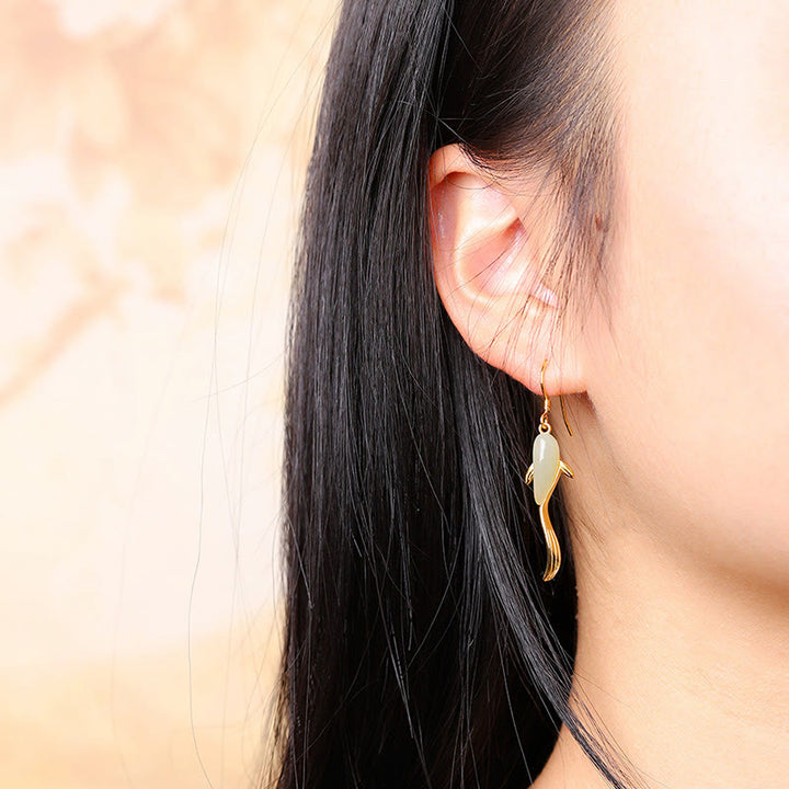 Pendientes colgantes con diseño de pez y suerte de jade
