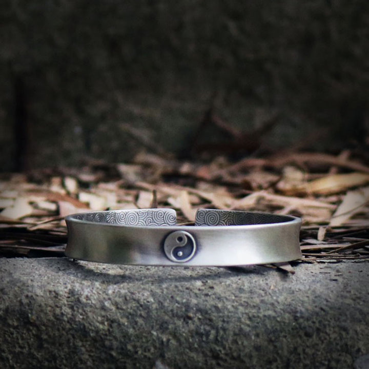 Pulsera de armonía de equilibrio de nubes propicias Yin Yang de plata de ley 999 con Buddha Stones