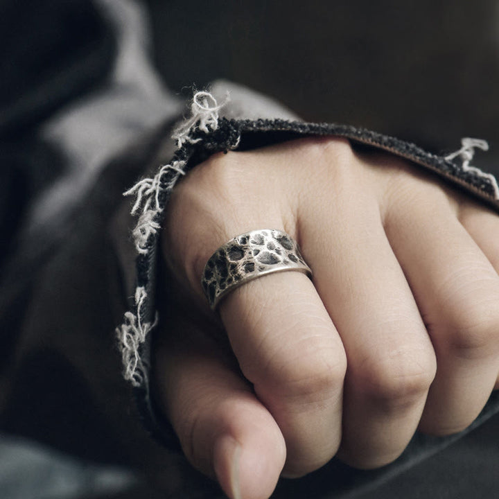 Anillo de protección con diseño de textura de protuberancia de plata de ley 925 - image 3