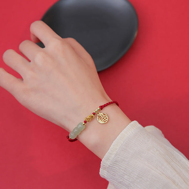 Pulsera de cuerda roja de la suerte con dije de personaje Fu con cuentas de jade hechas a mano con Buddha Stones