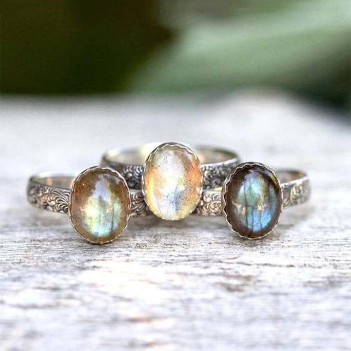 Anillo de amor con cristal de piedra lunar