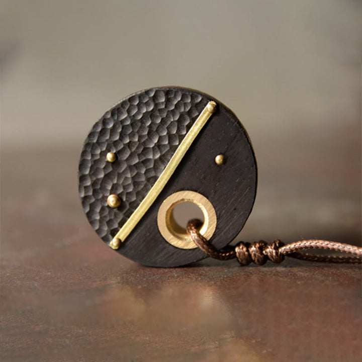 Collar con colgante de la paz de latón y cobre, hecho a mano, con Buddha Stones redondas de madera de ébano - image 5