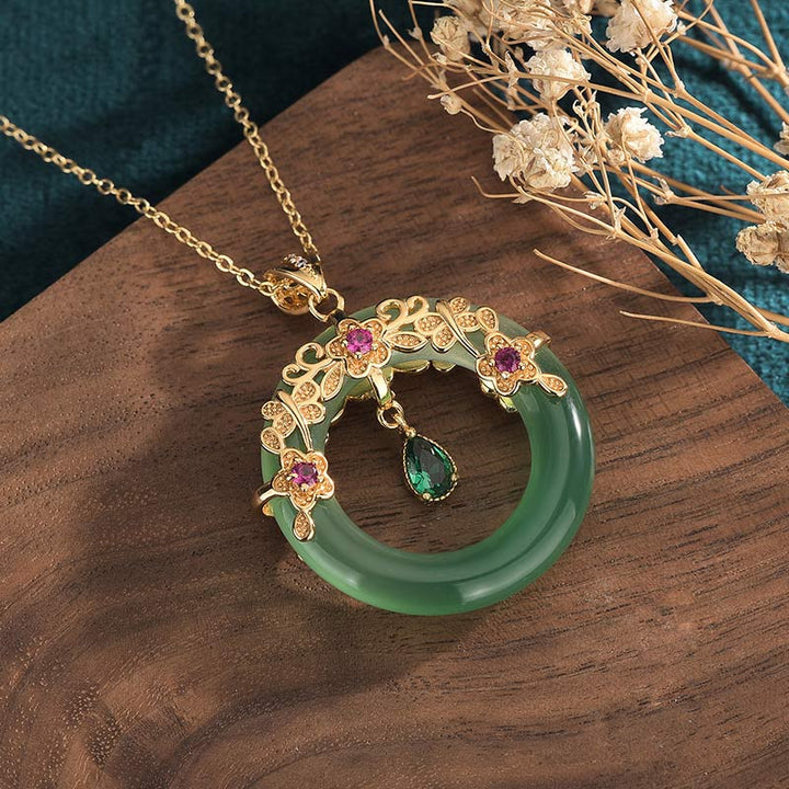 Colgante de collar curativo de jade cian redondo natural con Buddha Stones