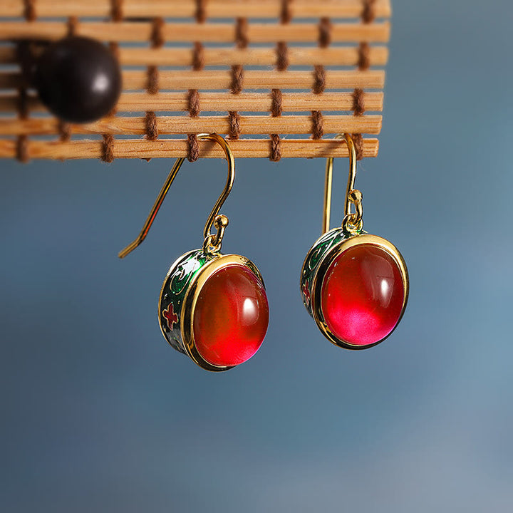 Pendientes colgantes con forma de gancho de confianza de corindón rojo redondo con Buddha Stones