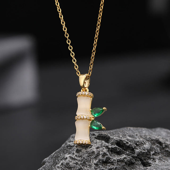 Colgante de collar de armonía con diamantes de imitación de bambú de calcedonia chapado en oro de 18 quilates con Buddha Stones