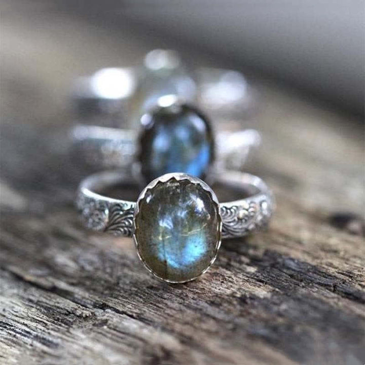 Anillo de amor con cristal de piedra lunar