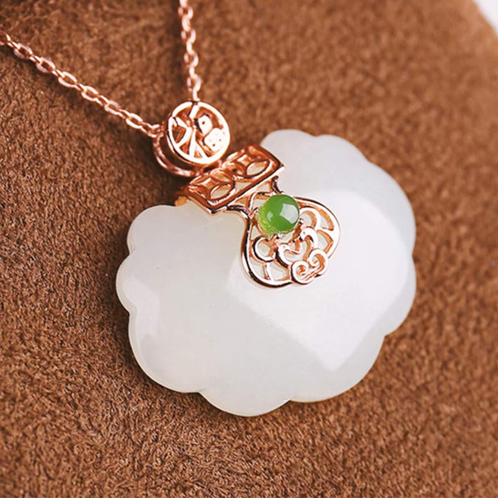 Colgante de cadena de collar de felicidad de bendición de jade blanco de plata de ley 925