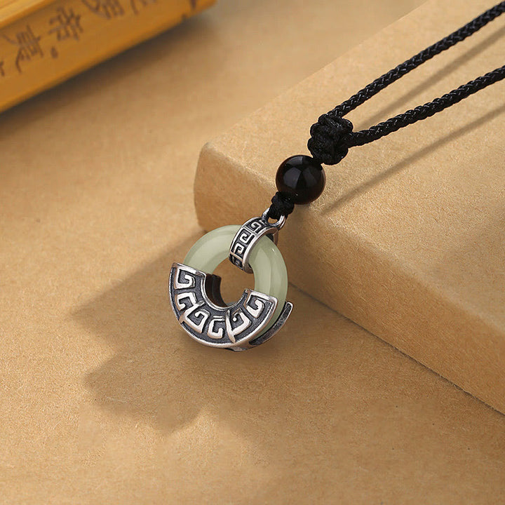 Colgante de collar de prosperidad con hebilla de paz de jade hetiano natural de plata de ley 925 con Buddha Stones