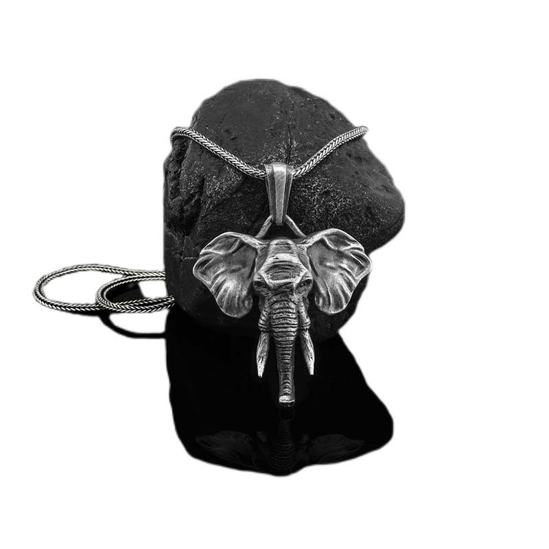 Colgante de collar resistente de acero titanio y peltre de elefante