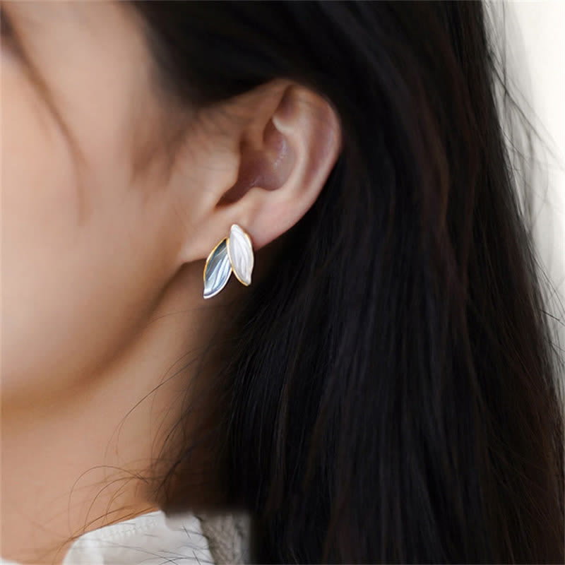 Aretes de la suerte con diseño de hojas