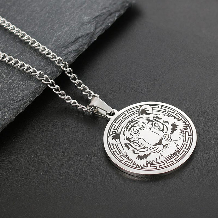 Colgante de protección de collar de cadena de acero de titanio animal con Buddha Stones