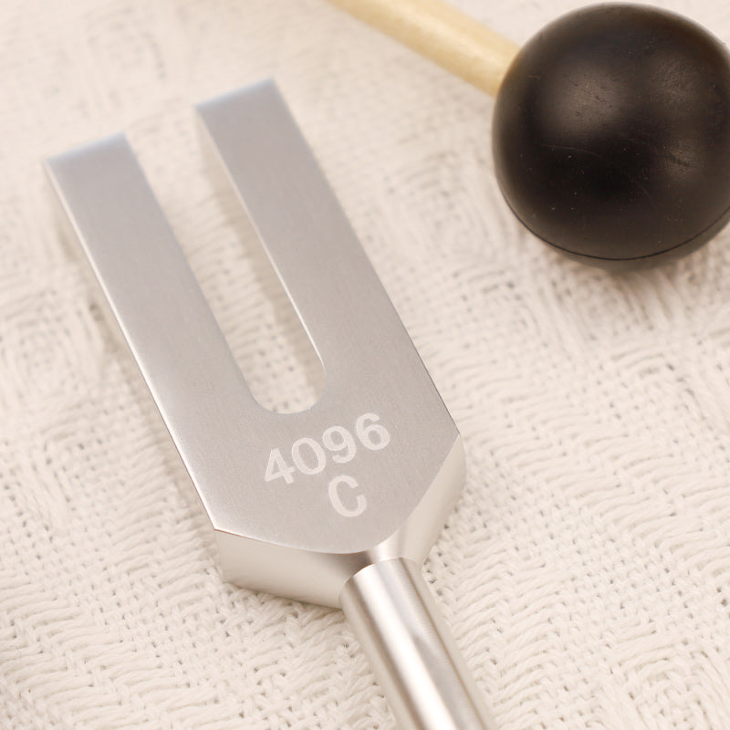 Diapasón 4096HZ Diapasón de cristal de aleación de aluminio con martillo para la curación de chakras