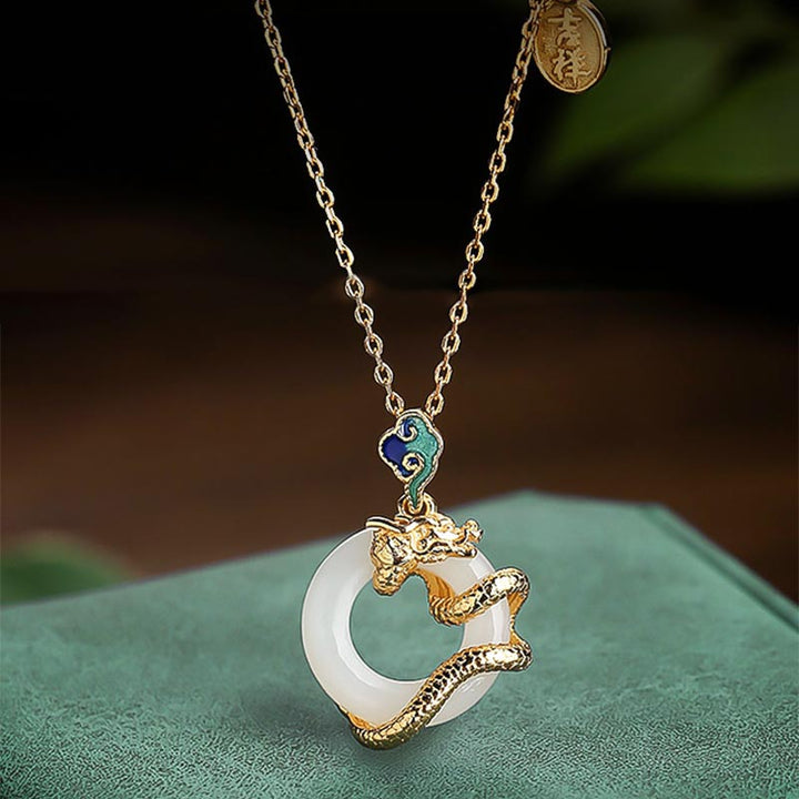 Buddha Stones Año del Dragón Plata de Ley 925 Hetian Jade blanco hebilla de la paz nubes auspiciosas colgante de collar de éxito